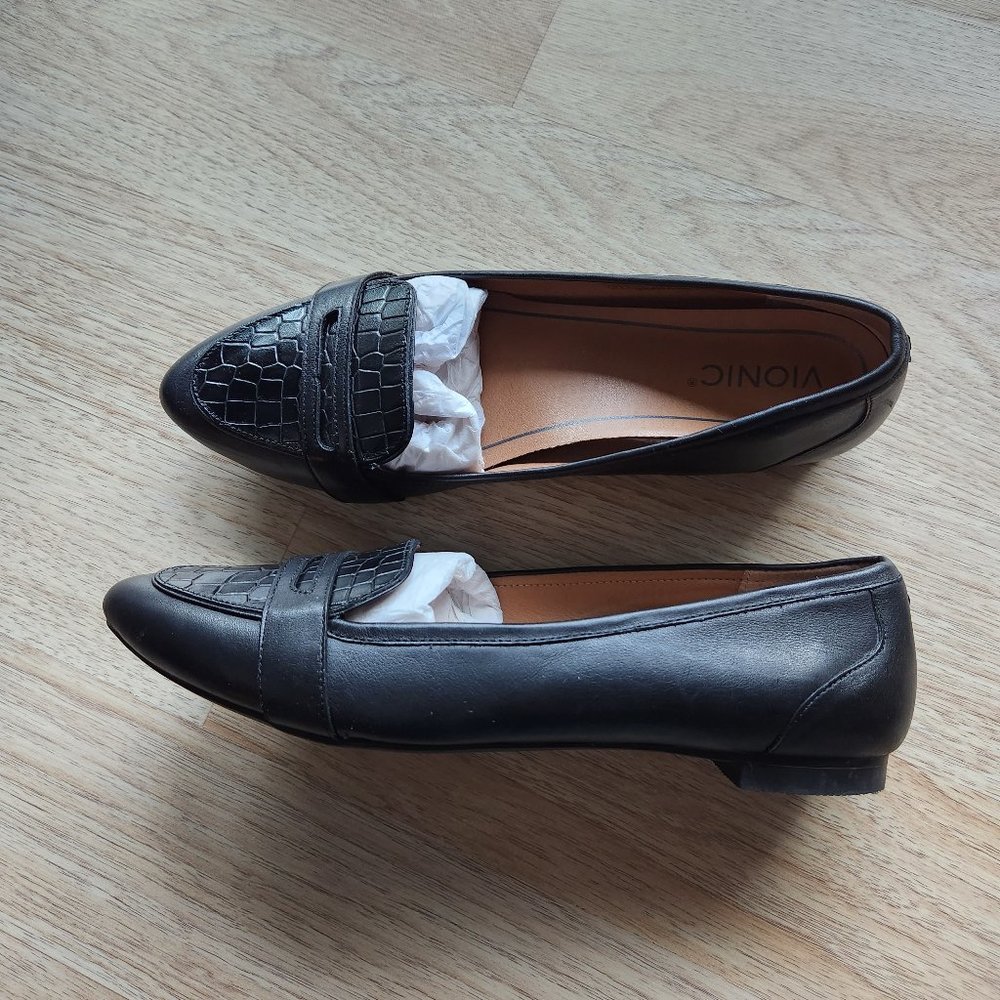 Vionic Black Croc-Embossed Leather Loafers - Picture 2 of 8